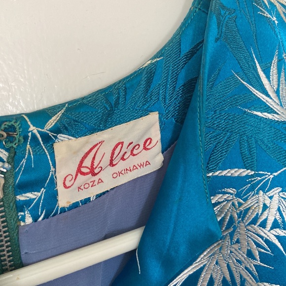 Vintage dress from Okinawa, Japan - Picture 2 of 7